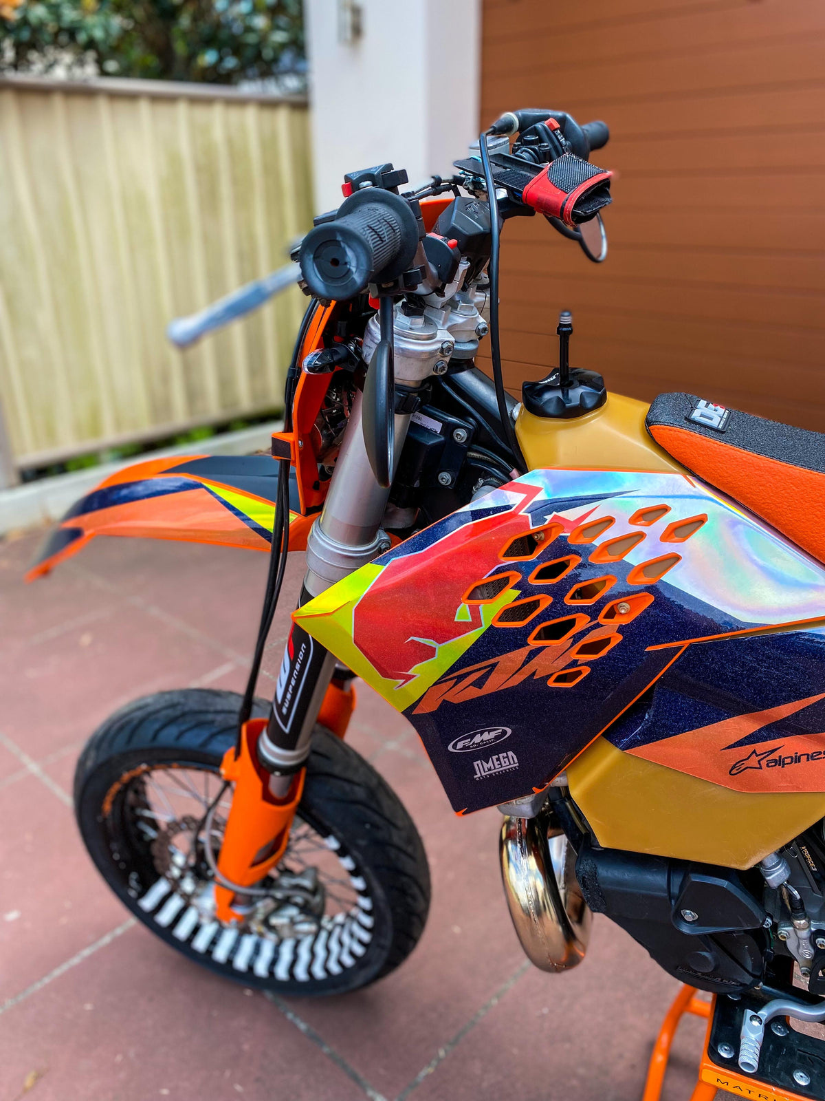 Full custom graphics kit | Omega Moto Graphics