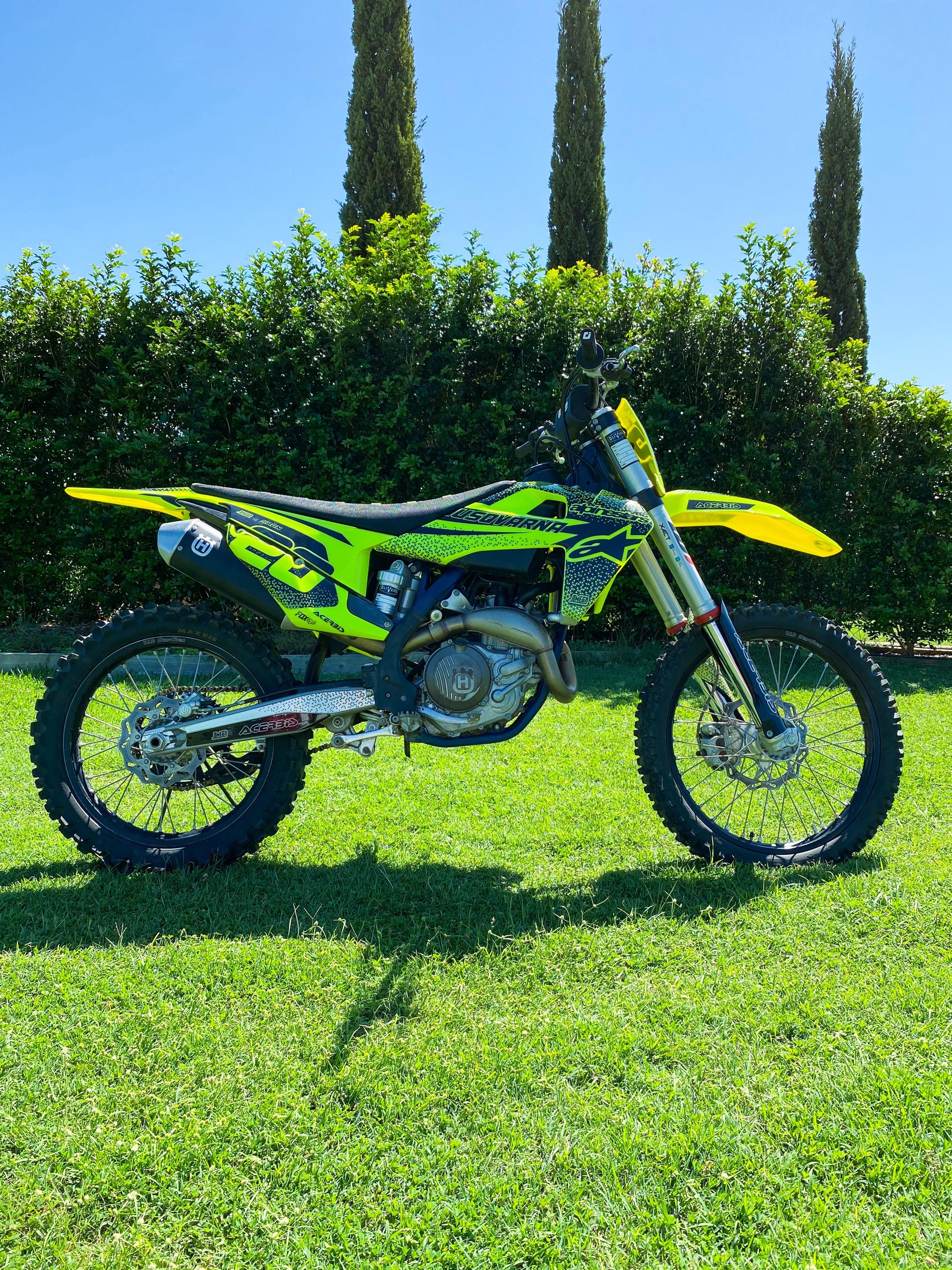 Full custom graphics kit | Omega Moto Graphics