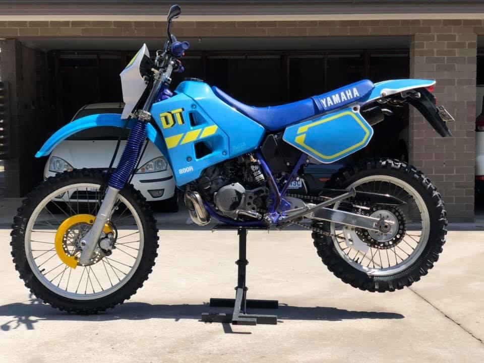 yamaha dt200r original graphics (blue and yellow)